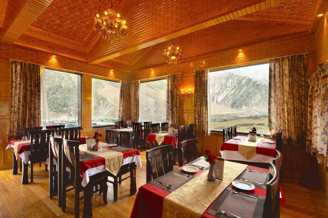 Hotel Village Walk Sonāmarg 외부 사진
