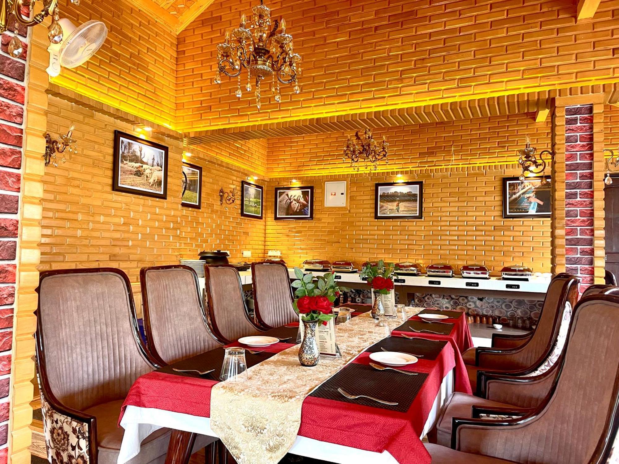Hotel Village Walk Sonāmarg 외부 사진